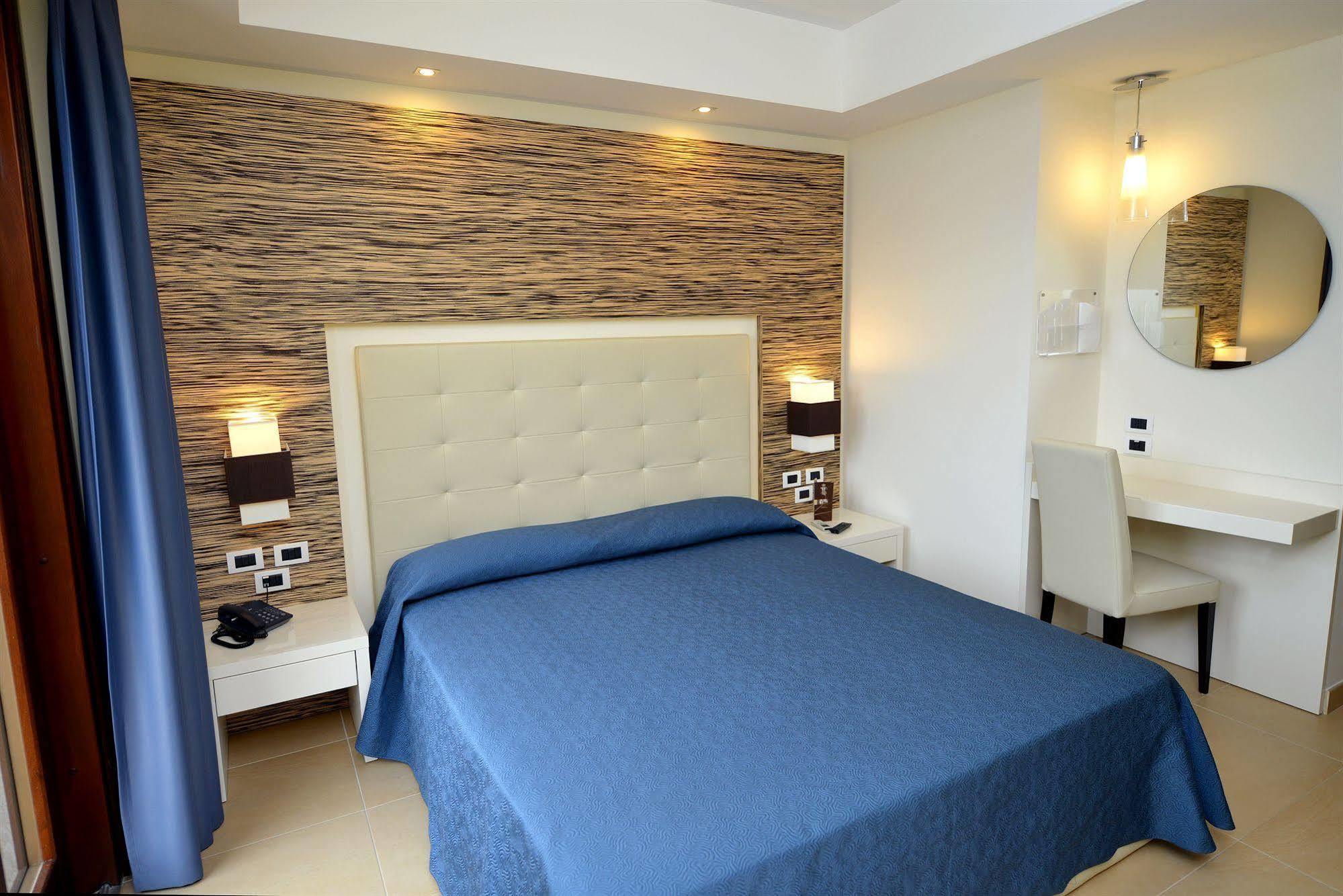 Prince Franklyn Hotel Santa Maria di Castellabate Exterior foto